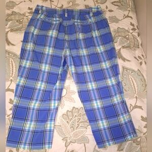 Talbots stretch capris in a size 10. Pre-loved in great condition.